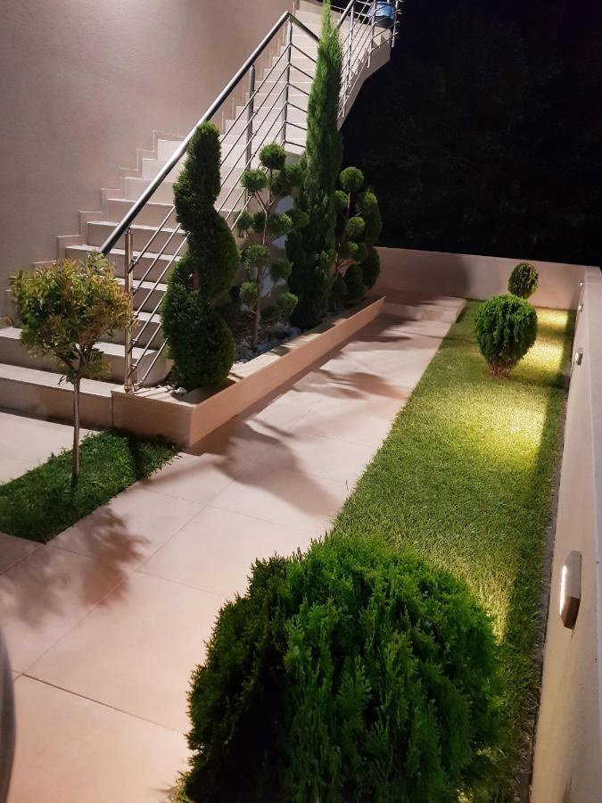 Sithonia Suites Luxury 2 Beds Studio, Semi-Ground Floor, No Balcony Apartment *